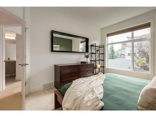 2-1913 30 Street Sw, Calgary, AB - Indoor Photo Showing Bedroom