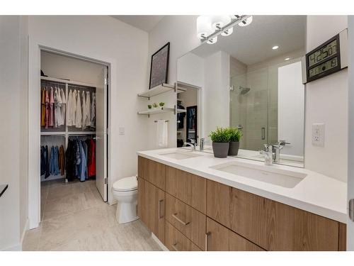 2-1913 30 Street Sw, Calgary, AB - Indoor Photo Showing Bathroom