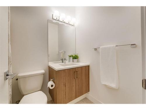 2-1913 30 Street Sw, Calgary, AB - Indoor Photo Showing Bathroom