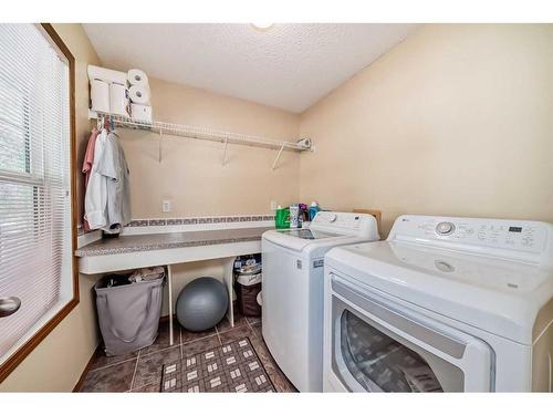 15225 Prestwick Boulevard Se, Calgary, AB - Indoor Photo Showing Laundry Room