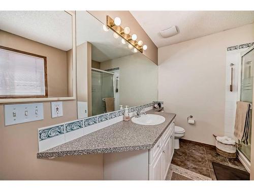 15225 Prestwick Boulevard Se, Calgary, AB - Indoor Photo Showing Bathroom