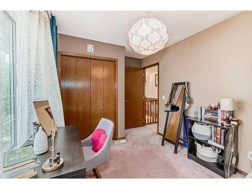 15225 Prestwick Boulevard Se, Calgary, AB - Indoor Photo Showing Other Room