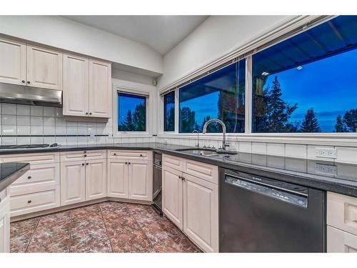 27 Horizon View Lane, Rural Rocky View County, AB - Indoor Photo Showing Kitchen With Double Sink