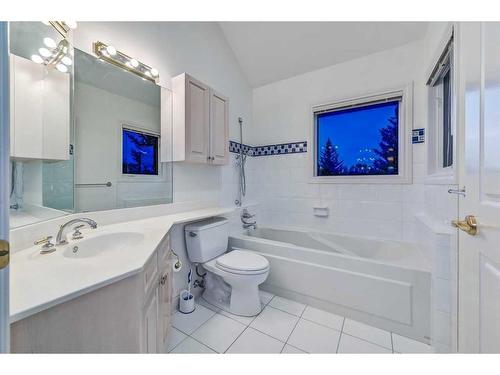 27 Horizon View Lane, Rural Rocky View County, AB - Indoor Photo Showing Bathroom