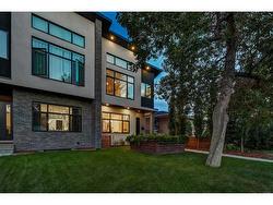 2840 41 Street SW Calgary, AB T3E 3K8