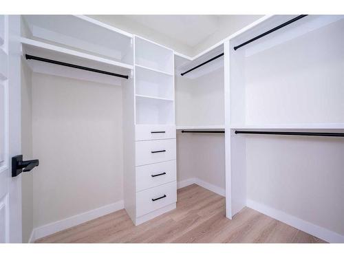 4621 79 Street Nw, Calgary, AB - Indoor With Storage