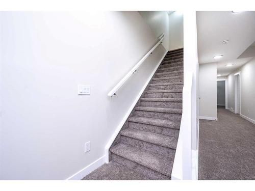 4621 79 Street Nw, Calgary, AB - Indoor Photo Showing Other Room