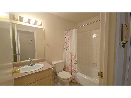 305-723 57 Avenue Sw, Calgary, AB - Indoor Photo Showing Bathroom