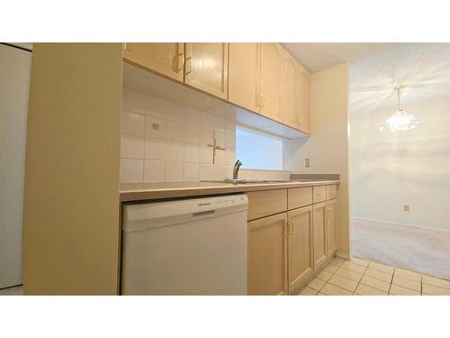 305-723 57 Avenue Sw, Calgary, AB - Indoor Photo Showing Kitchen