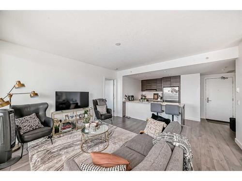 704-1501 6 Street Sw, Calgary, AB - Indoor Photo Showing Living Room