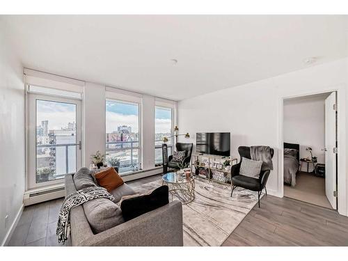 704-1501 6 Street Sw, Calgary, AB - Indoor Photo Showing Living Room