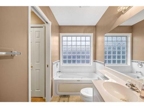 170 Rocky Ridge Point Nw, Calgary, AB - Indoor Photo Showing Bathroom