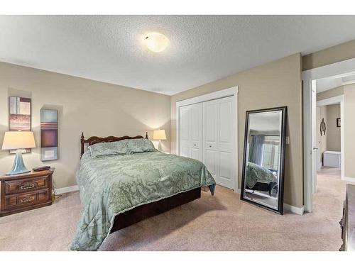 428 Rainbow Falls Drive, Chestermere, AB - Indoor Photo Showing Bedroom