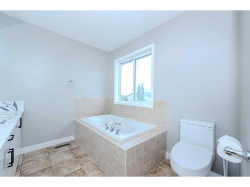 434 Coopers Drive Sw, Airdrie, AB - Indoor Photo Showing Bathroom