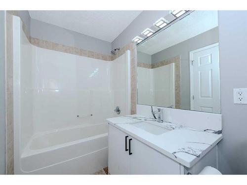 434 Coopers Drive Sw, Airdrie, AB - Indoor Photo Showing Bathroom