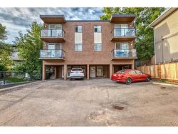 203-117 38 Avenue SW Calgary, AB T2S 0V4