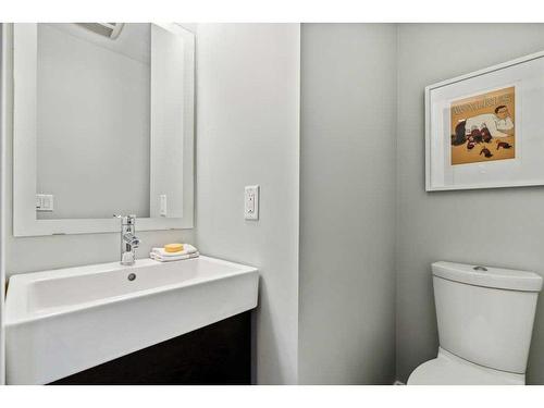 109-1730 5A Street Sw, Calgary, AB - Indoor Photo Showing Bathroom