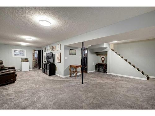 4820 41 Avenue Sw, Calgary, AB - Indoor