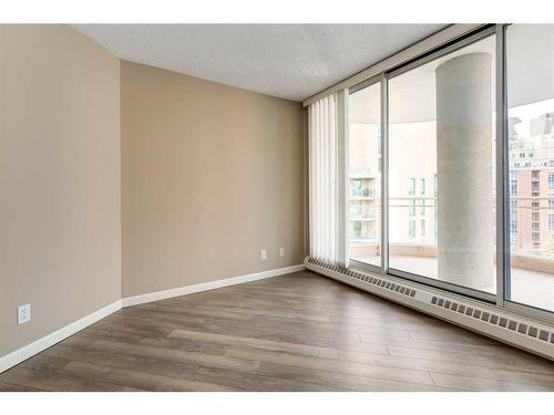 903-804 3 Avenue Sw, Calgary, AB - Indoor Photo Showing Other Room