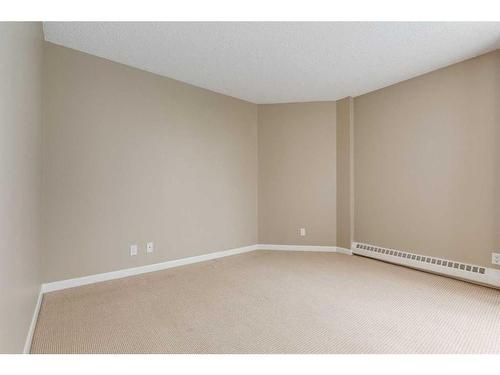 903-804 3 Avenue Sw, Calgary, AB - Indoor Photo Showing Other Room