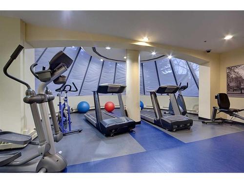 903-804 3 Avenue Sw, Calgary, AB - Indoor Photo Showing Gym Room