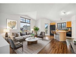 205-19 Everridge Square SW Calgary, AB T2Y 5J6