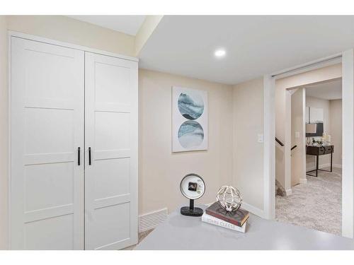 5716 Dalmead Crescent Nw, Calgary, AB - Indoor Photo Showing Other Room