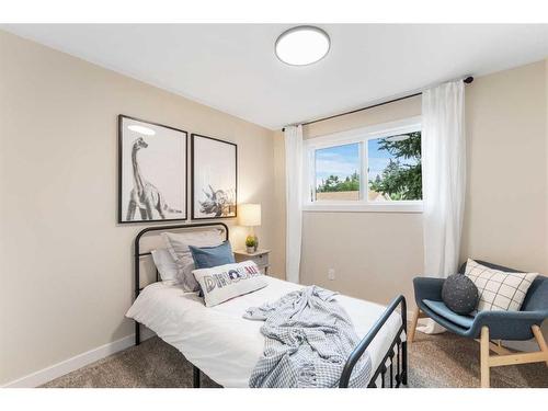 5716 Dalmead Crescent Nw, Calgary, AB - Indoor Photo Showing Bedroom