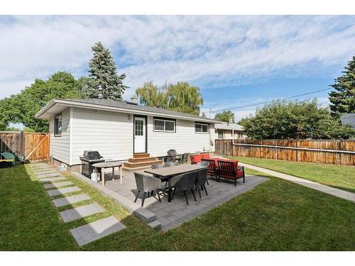 43 Hillgrove Crescent Sw, Calgary, AB - Outdoor With Deck Patio Veranda