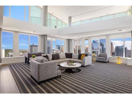 2504-901 10 Avenue Sw, Calgary, AB - Indoor Photo Showing Living Room