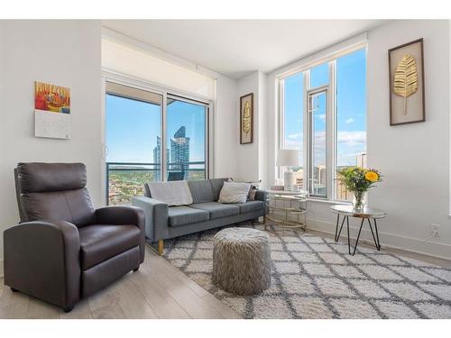 2504-901 10 Avenue Sw, Calgary, AB - Indoor Photo Showing Living Room