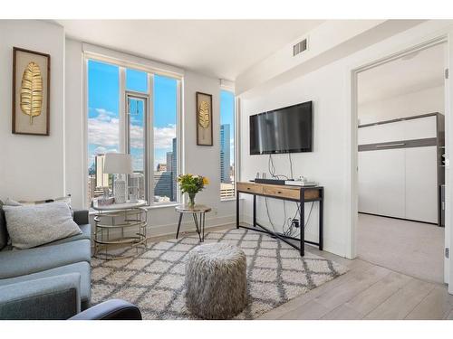 2504-901 10 Avenue Sw, Calgary, AB - Indoor Photo Showing Living Room