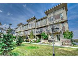 242 HARVEST GROVE Walk  Calgary, AB T3K 2P3