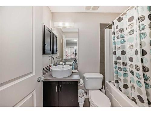 1610-125 Panatella Way Nw, Calgary, AB - Indoor Photo Showing Bathroom