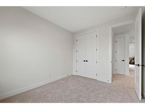 4608 82 Street Nw, Calgary, AB - Indoor Photo Showing Other Room