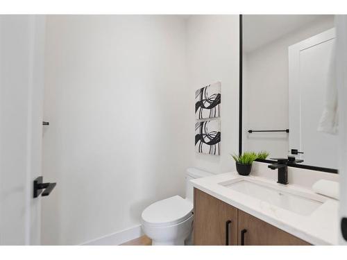 4608 82 Street Nw, Calgary, AB - Indoor Photo Showing Bathroom