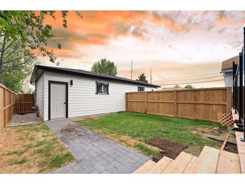 4608 82 Street Nw, Calgary, AB - Outdoor