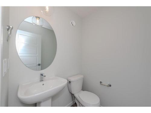 94 Edith Green Nw, Calgary, AB - Indoor Photo Showing Bathroom