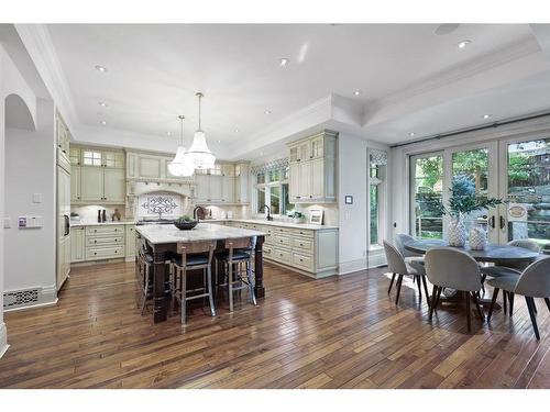 1131 Dorchester Avenue Sw, Calgary, AB - Indoor Photo Showing Dining Room