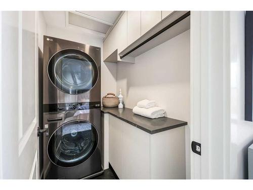 16 Johnson Place Sw, Calgary, AB - Indoor Photo Showing Laundry Room