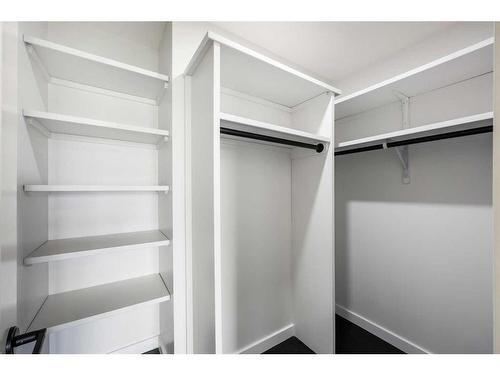 16 Johnson Place Sw, Calgary, AB - Indoor With Storage