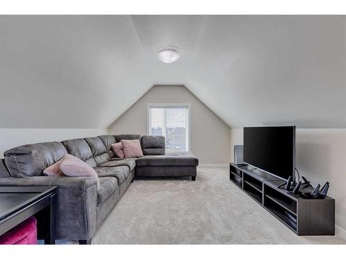 128 Copperpond Parade Se, Calgary, AB - Indoor Photo Showing Living Room