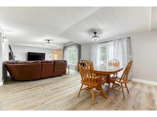 244062 Range Road 251, Rural Wheatland County, AB - Indoor Photo Showing Dining Room