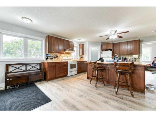 244062 Range Road 251, Rural Wheatland County, AB - Indoor Photo Showing Other Room