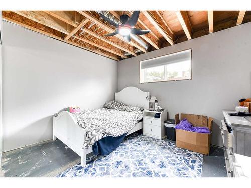 244062 Range Road 251, Rural Wheatland County, AB - Indoor Photo Showing Bedroom