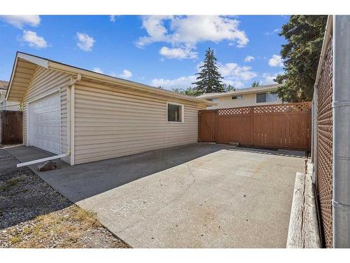 6824 4 Avenue Ne, Calgary, AB - Outdoor With Exterior