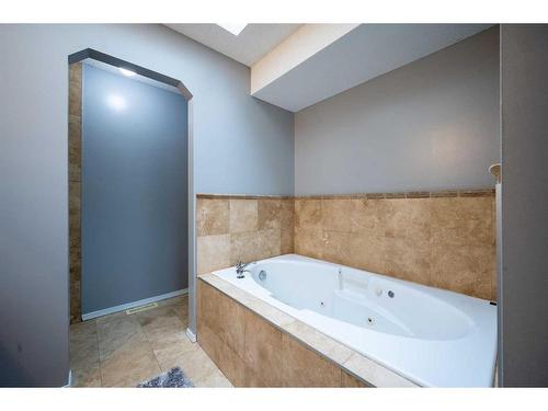 76 Chaparral Road Se, Calgary, AB - Indoor Photo Showing Bathroom