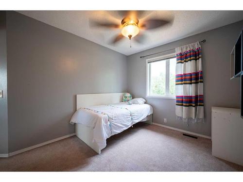 76 Chaparral Road Se, Calgary, AB - Indoor Photo Showing Bedroom