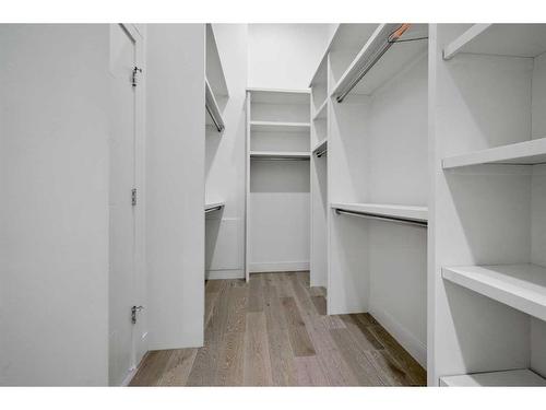 2505 21 Street Sw, Calgary, AB - Indoor With Storage