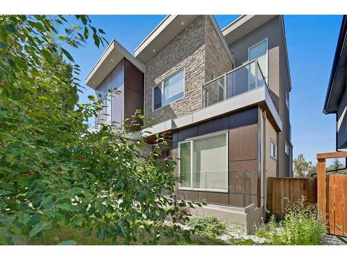 2505 21 Street Sw, Calgary, AB - Outdoor